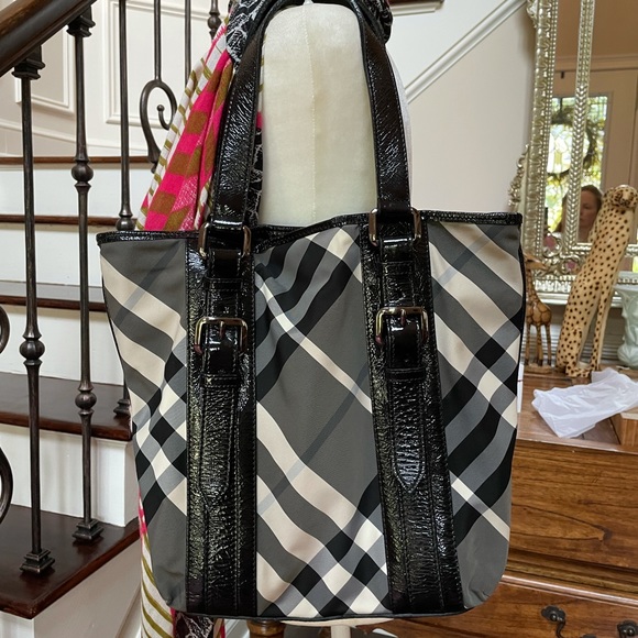 Burberry Handbags - Burberry Checked Tote Black and White